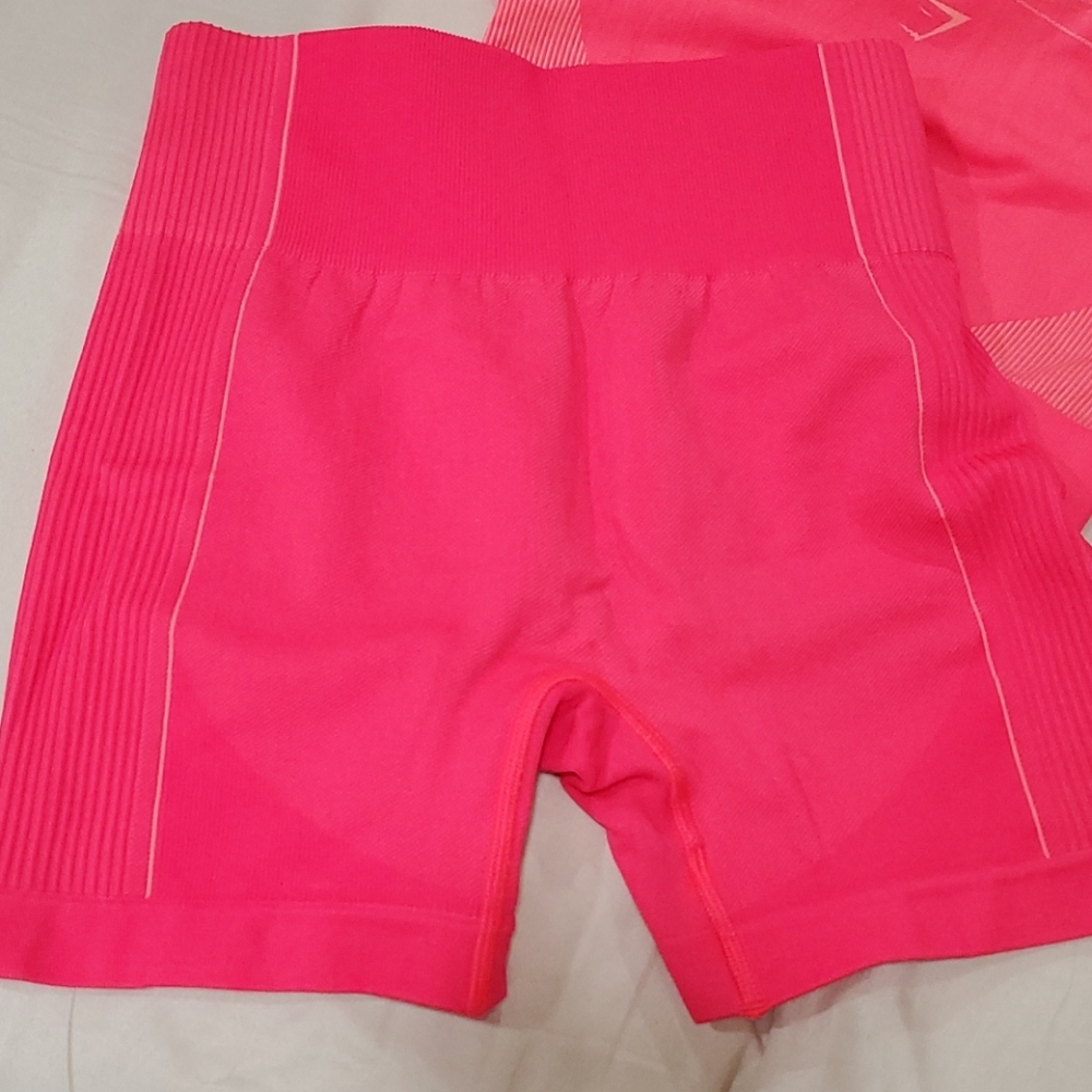 SOLD.Ultra seamless shorts set - Picture 3 of 5